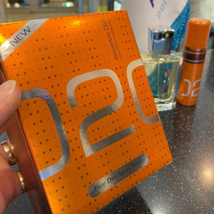 Fragrance World - Esscentric 02 Free Deo inside, 100 ml