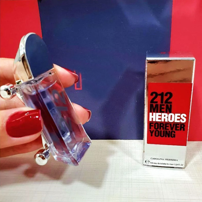 Оригинал Carolina Herrera - 212 Men Heroes Forever Young 7 ml
