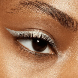 Тени моно для век Catrice Space Glam Chrome тон 010 Moonlight Glow