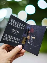 Пробник Оригинал Valentino Noir Absolu Oud Essence 1.5 ml